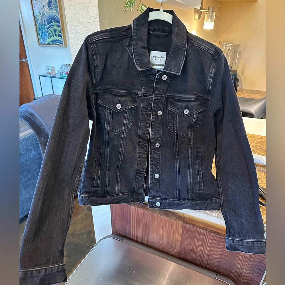 Women’s Abercrombie & Fitch Jean Jacket - Large